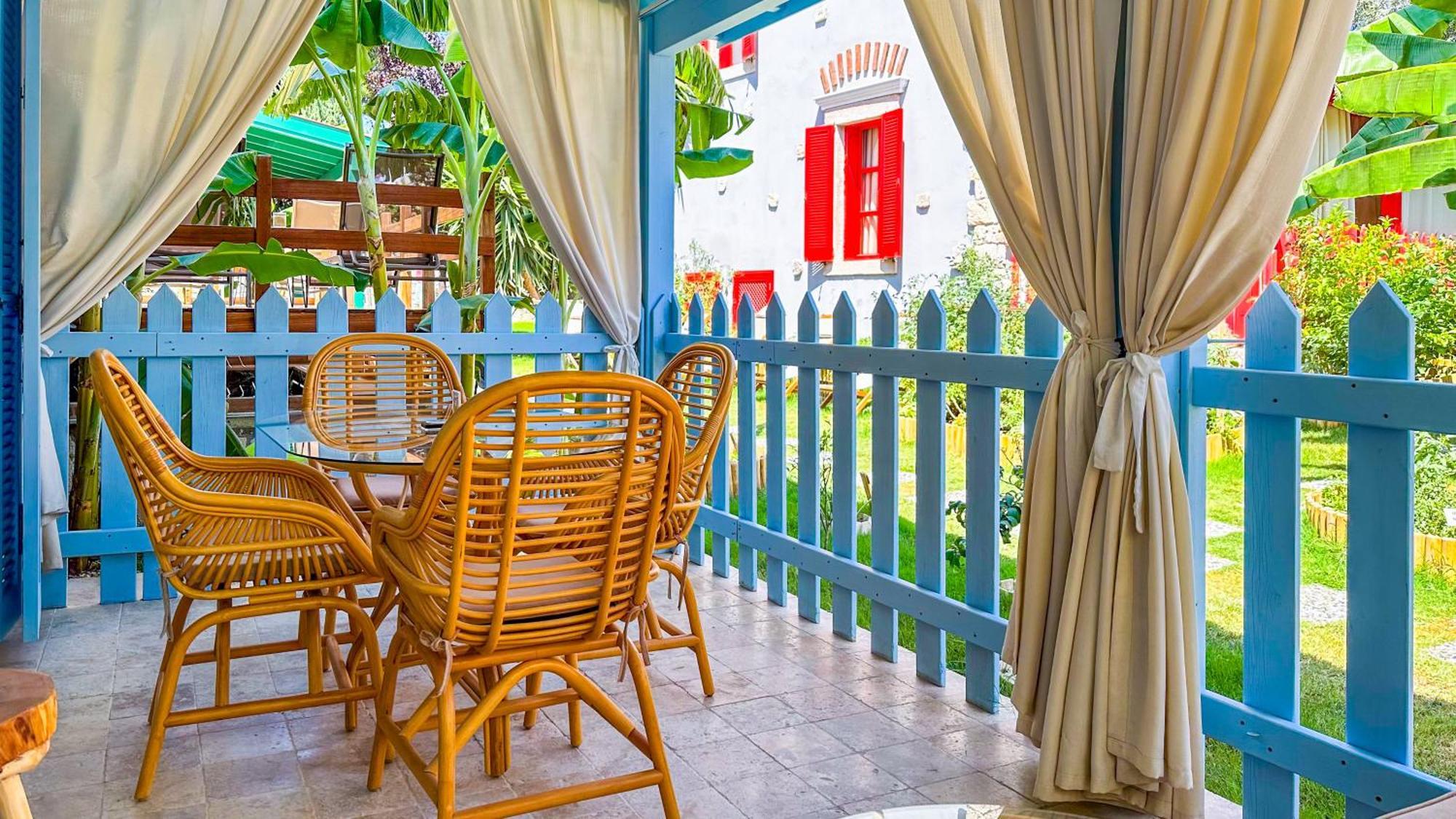 Banana Alacati Food & Stay - Adults Only エクステリア 写真